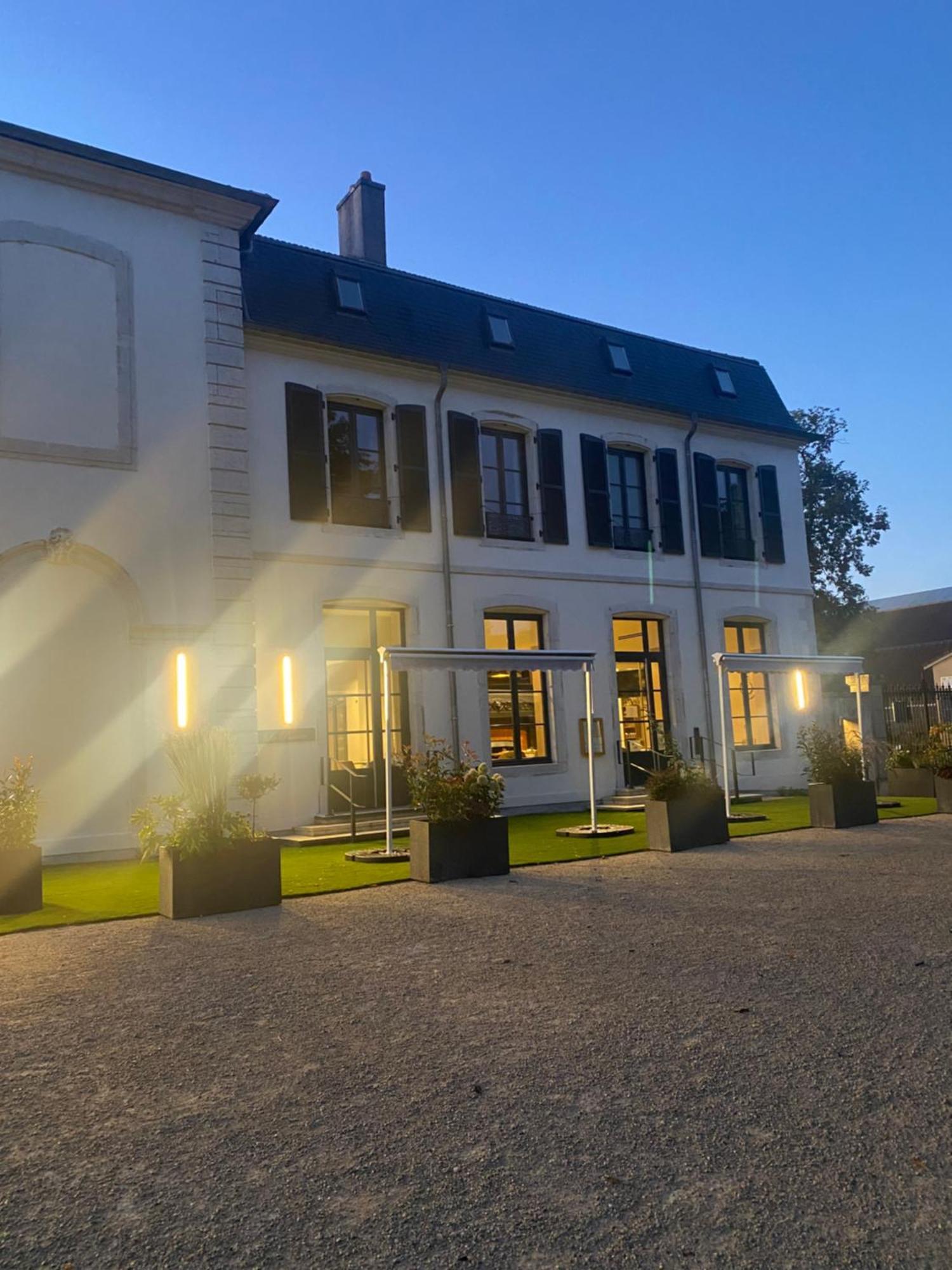 Hotel Au Chateau Villers-lès-Nancy Exteriör bild